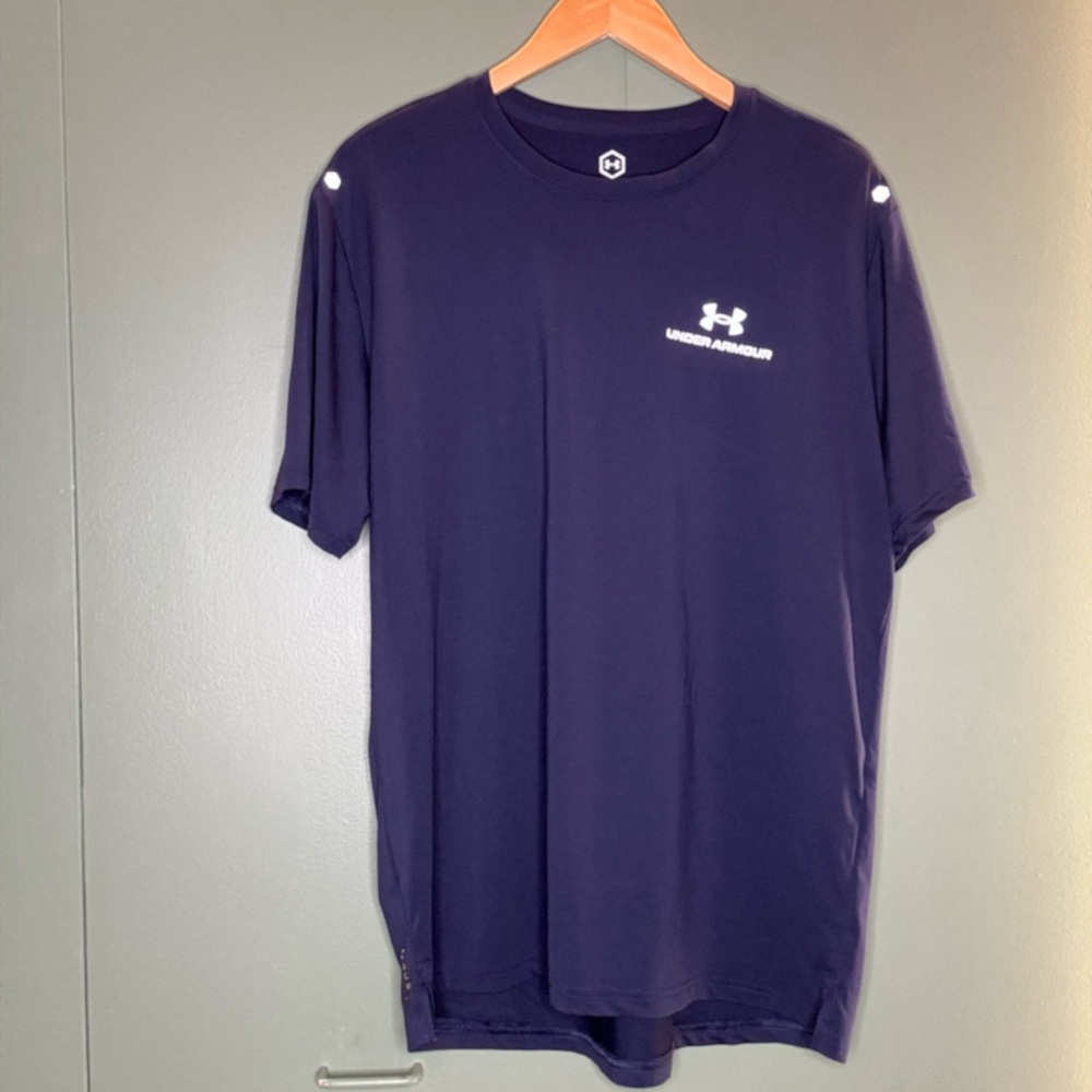 Under Armour Men's Navy Blue Shirt